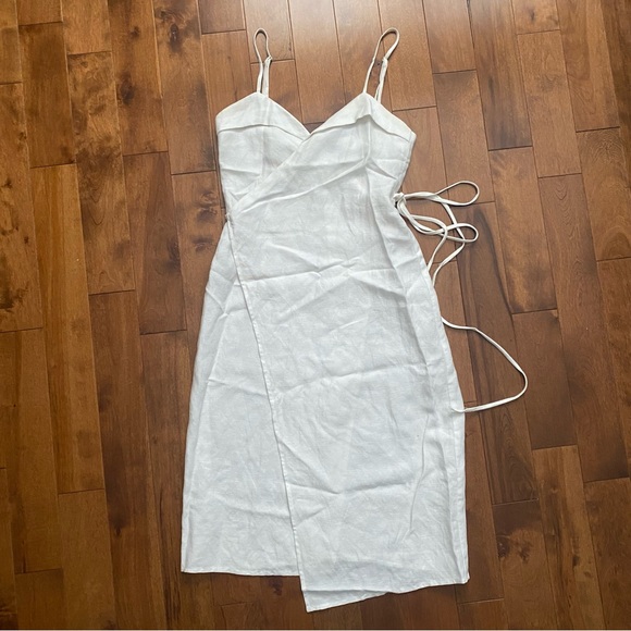 Reformation Dresses & Skirts - Reformation Cruz dress white wrap linen size XS
